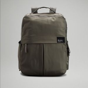 Lululemon Everyday backpack 2.0 new without tag